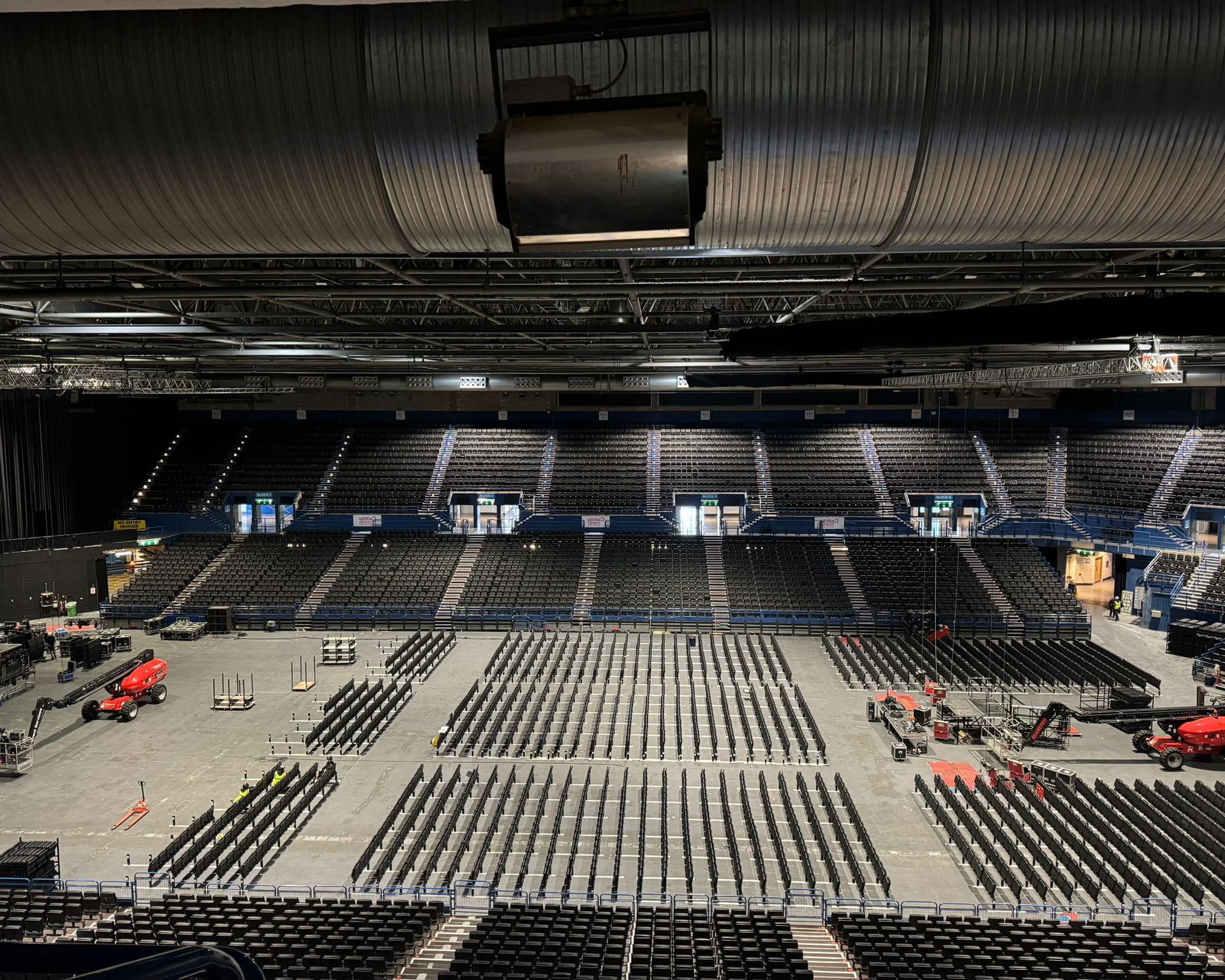 arena-min